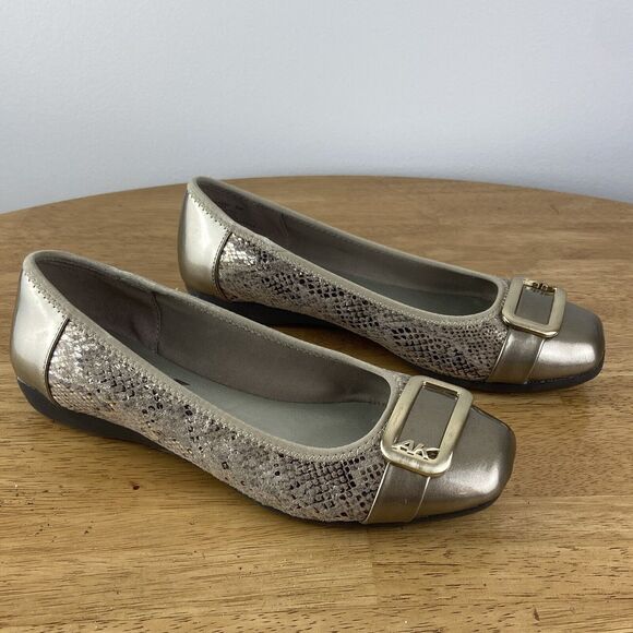Anne Klein Women Shoe Size 6 Gold Snake Print Slip On Cap Toe Ballet Flat - Picture 2 of 7